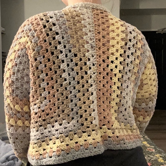 🌸2/$40🌸 Handmade Crochet Hexagon Pullover Shirt Top - Picture 4 of 4